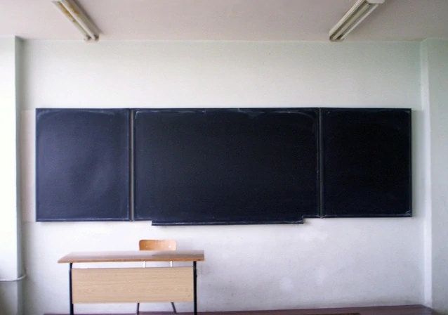 blackboard-1543165-638x448
