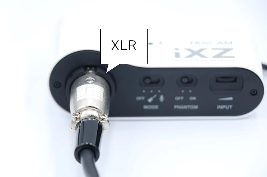 iXZにXLRを接続