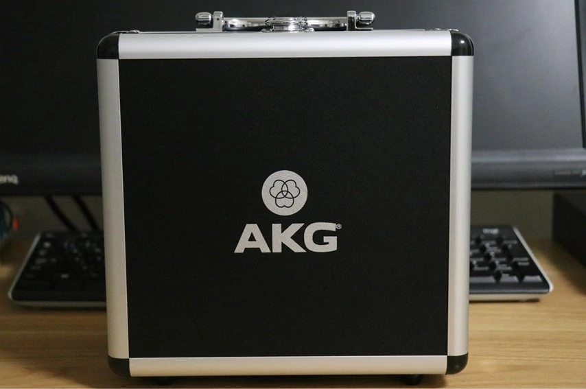 AKG P420付属のケース