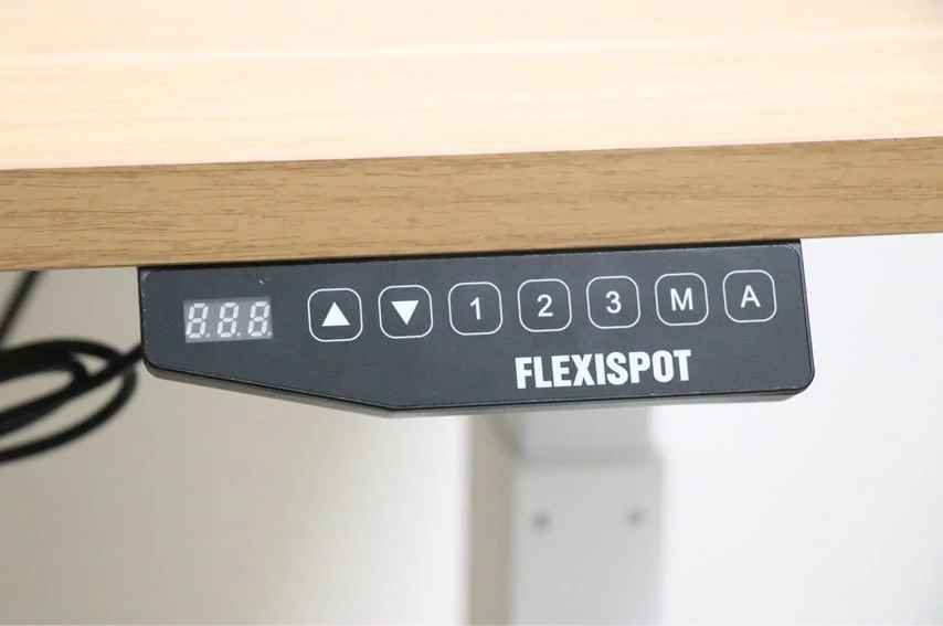 FLEXISPOT E3のコントロールパネル