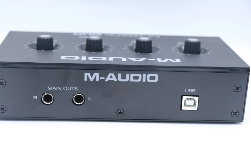 M-Audio M-Track DUOの背面