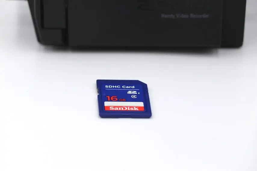 ZOOM Q8 別売りのSDカード
