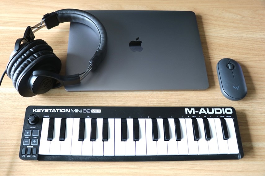 audio technica ATH-M20xとMacbook、MIDIキーボード