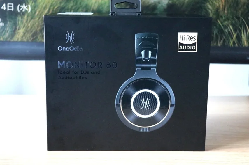 OneOdio monitor60の外箱