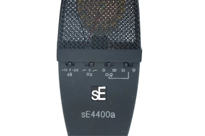 sE Electronics sE4400aの本体スイッチ