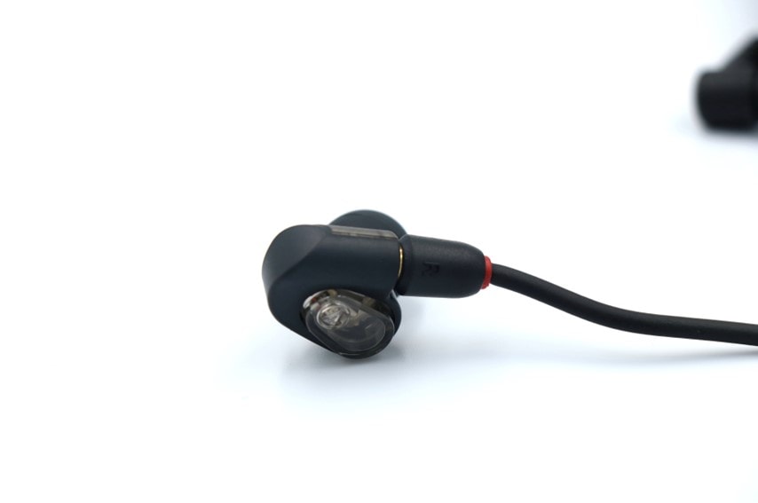 audio technica ATH-E50をレビュー。コンパクトで高音質なイヤモニ