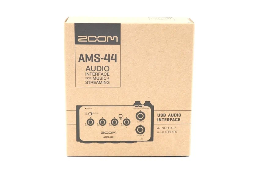 ZOOM AMS-44の外箱