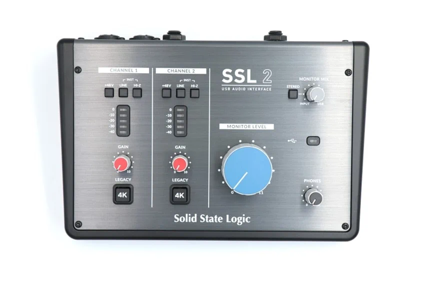 Solid State Logic SSL2 上面2