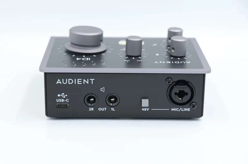 AUDIENT iD4mkII 背面