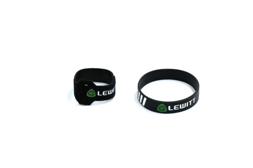 LEWITT LCT240 PRO ValuePack付属のリストバンドとケーブルタイ